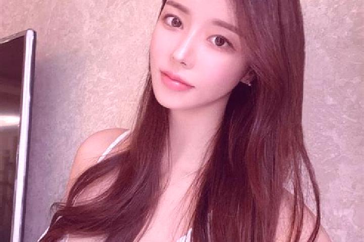 Sofia, 21 — Escort in Runsong, China