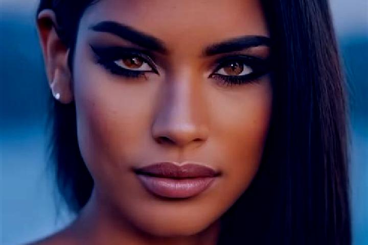 Sofia, 22, a black green-eyed latina companion based in Enkirch. Offering 69, BDSM, Roleplay. Available for incall and outcall, overnight bookings available.