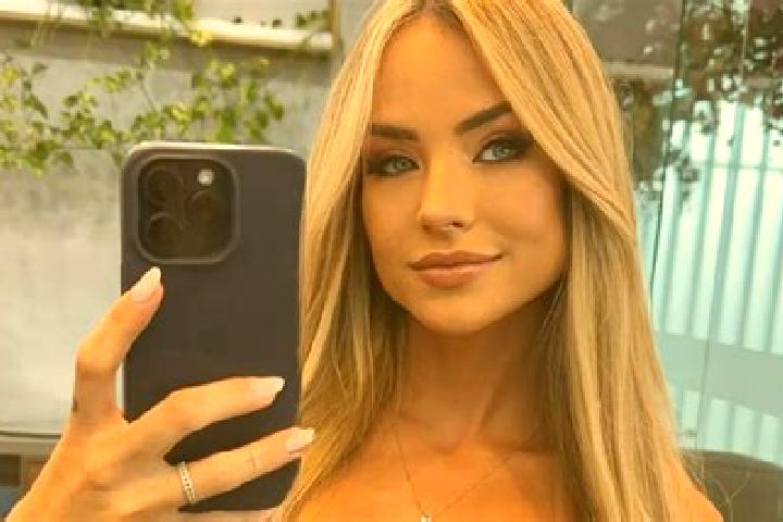 Sofia, 22 — Escort in Casa Conejo, United States