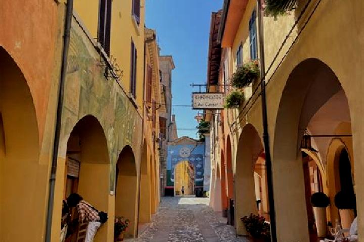 Sofia, 22 — Escort in Dozza, Italy
