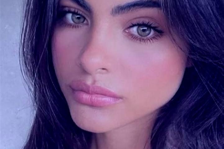 Sofia, 23, a black dark-eyed indian companion based in Sanri. Offering Fetish, Dinner Date, BDSM, Party Girl. Available for incall and outcall, day and eveni...