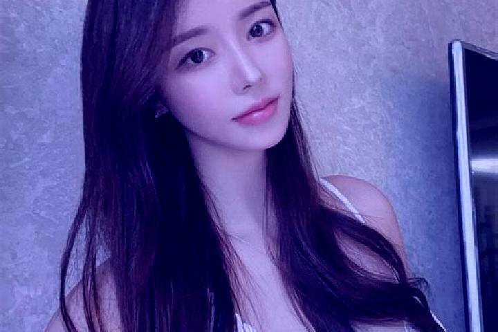 Sofia, 23 — Escort in Beiyinhe, China
