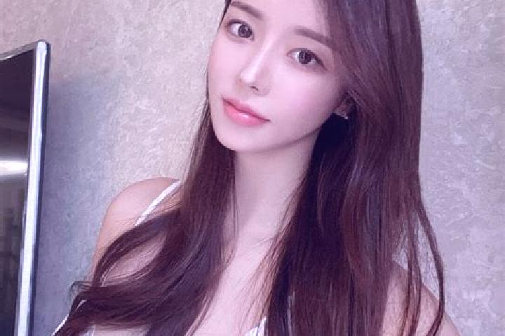 Sofia, 23 — Escort in Longqiu, China