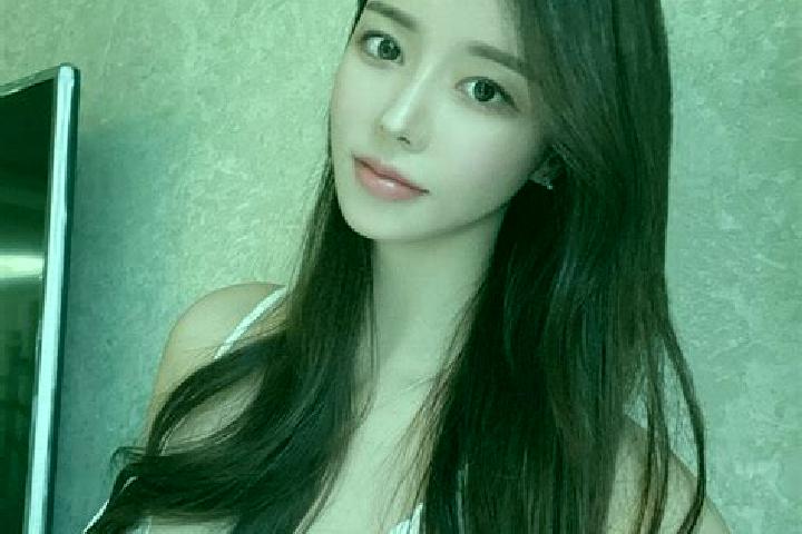 Sofia, 23 — Escort in Yangjiapu, China
