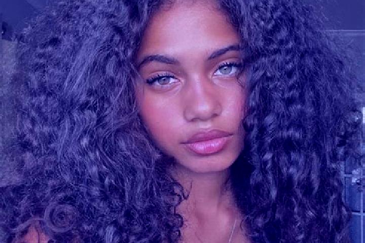 Sofia, 24, a auburn blue-eyed ebony companion based in Fenais da Ajuda. Offering Travel Companion, Erotic Massage, Dinner Date, Fetish. Available for incall ...