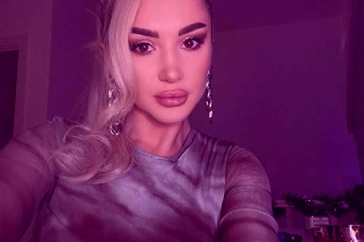 Sofia, 24, a blonde amber-eyed middle eastern companion based in Chikkabidarakallu. Offering Roleplay, Fetish, Domination, BDSM. Available for incall and out...