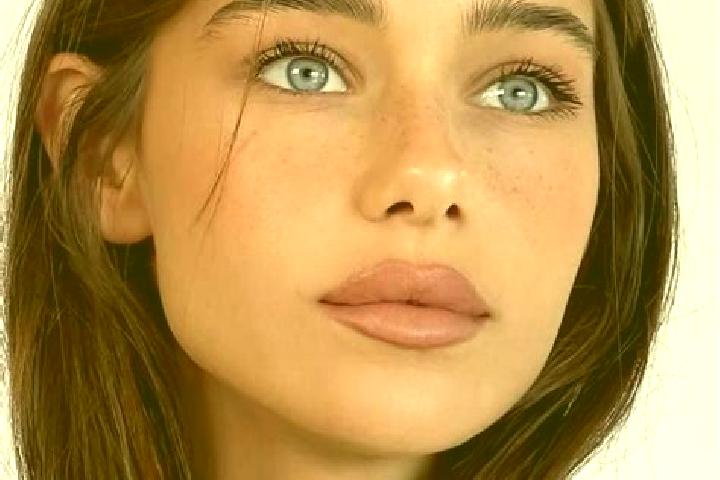 Sofia, 24, a brunette amber-eyed indian companion based in Moisburg. Offering Duos, Roleplay, Travel Companion, Massage. Available for incall and outcall, ov...