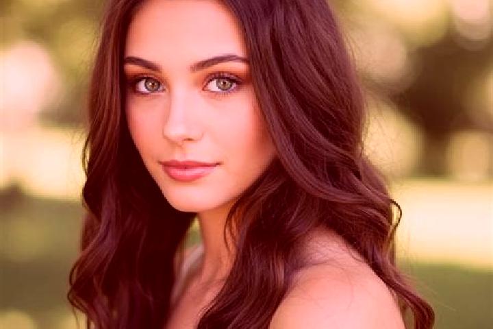 Sofia, 24, a brunette hazel-eyed european companion based in Seacliff Park. Offering A-Level, Roleplay, Tantra. Available for incall and outcall, overnight b...