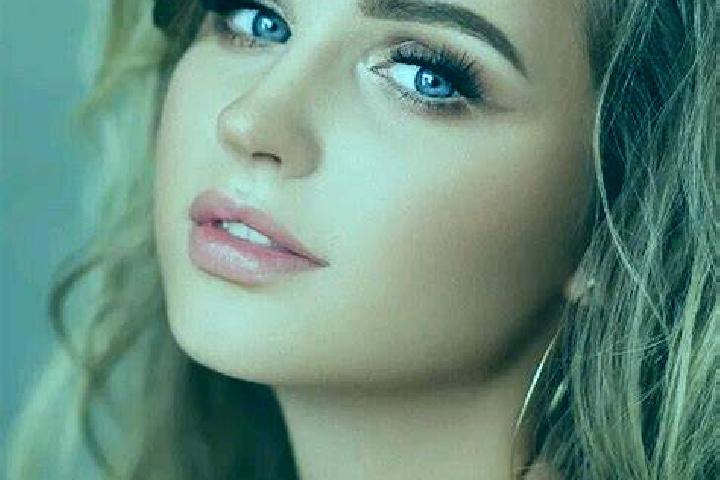 Sofia, 24, a dark blonde blue-eyed european companion based in Cerceda. Offering Domination, Tantra, 69, OWO, Fetish. Available for incall and outcall, overn...