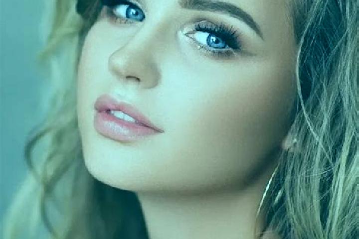 Sofia, 24, a dark blonde blue-eyed middle eastern companion based in Ginabuyan. Offering BDSM, Overnight, Dinner Date, Party Girl, GFE. Available for incall ...