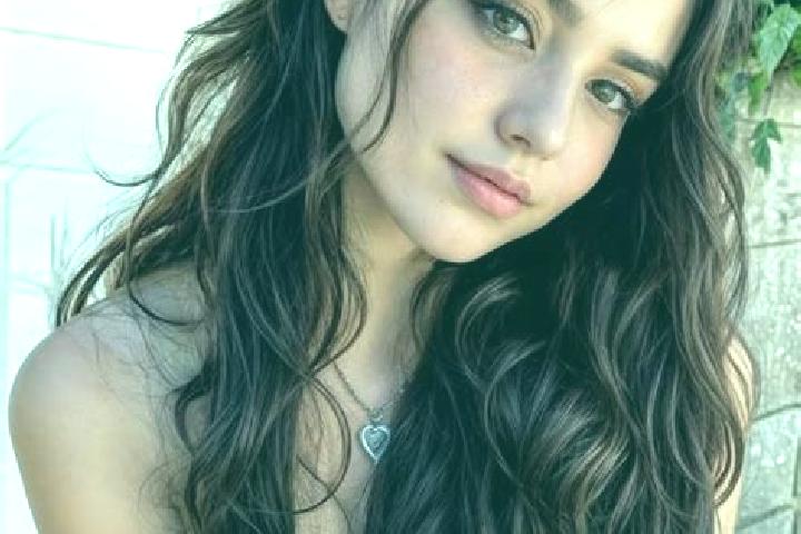 Sofia, 24, a red hazel-eyed middle eastern companion based in Mounds View. Offering Overnight, Girlfriend Experience, Dinner Date. Available for incall and o...