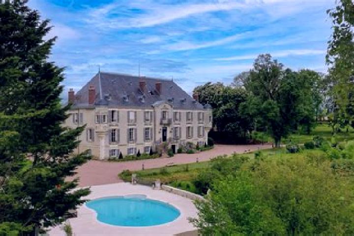 Sofia, 24 — Escort in Villiers-en-Desœuvre, France