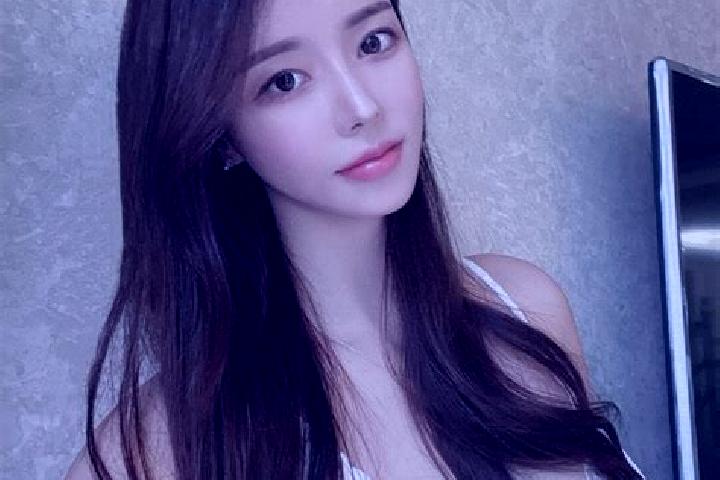 Sofia, 24 — Escort in Xinmian, China