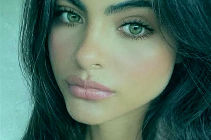 Sofia, 25, a dark blonde brown-eyed indian companion based in Erts. Offering Dinner Date, Massage, Erotic Massage. Available for incall and outcall, day and ...