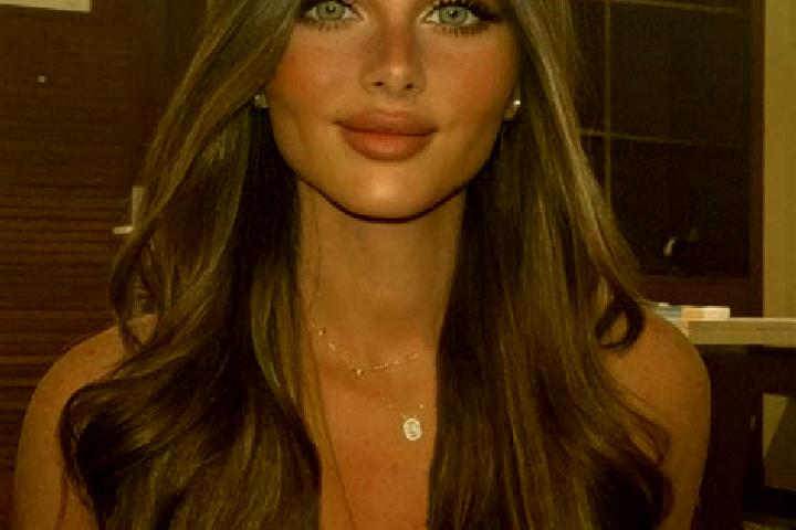 Sofia, 26, a brunette dark-eyed caribbean companion based in Augsdorf. Offering Prostate Massage, CIM, BDSM, Couples. Available for incall and outcall, day a...