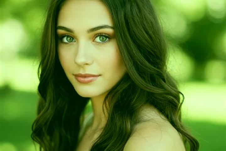 Sofia, 26, a brunette hazel-eyed slavic companion based in Cigebrok. Offering Massage, 69, A-Level. Available for incall and outcall, day and evening dates.