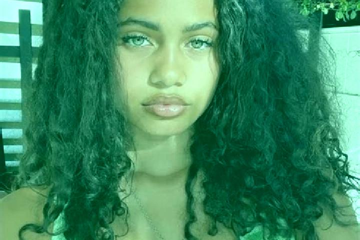 Sofia, 26, a chestnut green-eyed mixed companion based in Etaples. Offering OWO, Deep French Kissing, Prostate Massage, Duos. Available for incall and outcal...