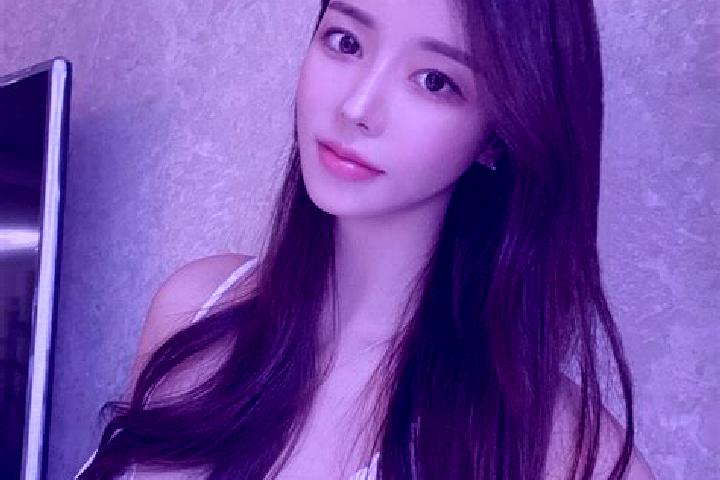 Sofia, 26 — Escort in Dengdun, China