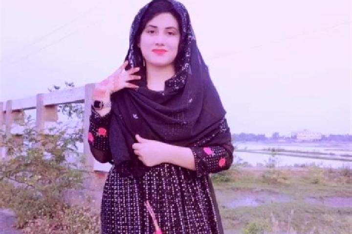 Sofia, 26 — Escort in Hur, Iran