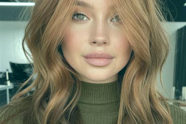 Sofia, 27, a auburn grey-eyed slavic companion based in Krumau am Kamp. Offering Party Girl, Couples, Massage. Available for incall and outcall, day and even...