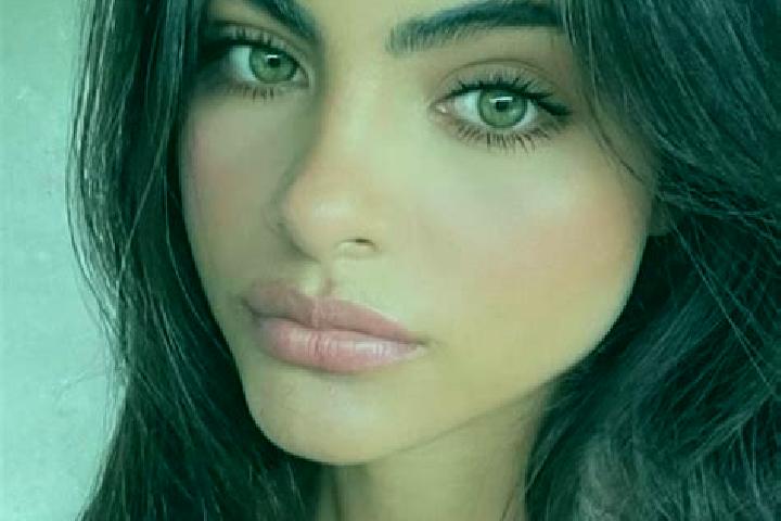 Sofia, 27, a black green-eyed indian companion based in Humptrup. Offering Duos, CIM, Party Girl, BDSM. Available for incall and outcall, day and evening dates.