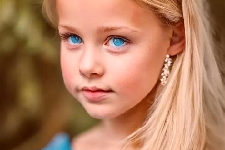 Sofia, 27, a blonde blue-eyed caucasian companion based in Qinghecheng. Offering Duos, Dinner Date, GFE, Girlfriend Experience, Massage. Available for incall...