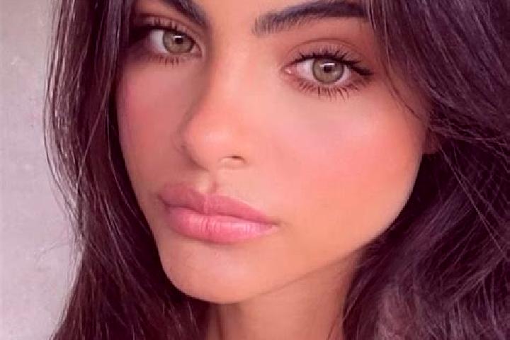 Sofia, 27, a brunette green-eyed caucasian companion based in Mojave. Offering Striptease, BDSM, Duos, Fetish. Available for incall and outcall, overnight bo...