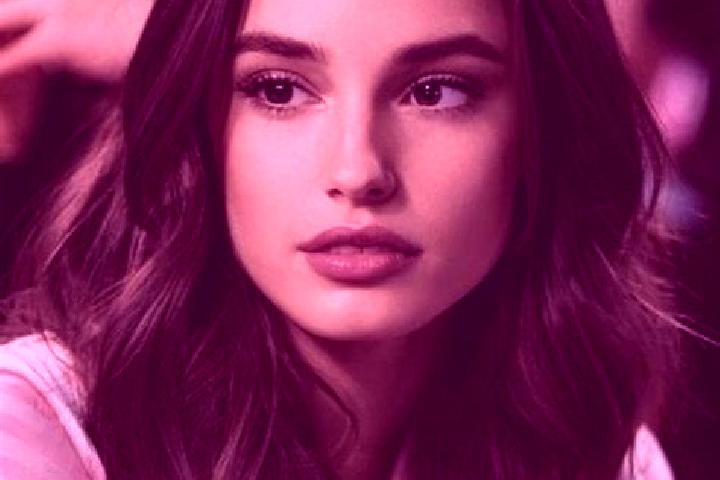 Sofia, 27, a red brown-eyed middle eastern companion based in Vonihove. Offering Travel Companion, Party Girl, A-Level, Overnight. Available for incall and o...