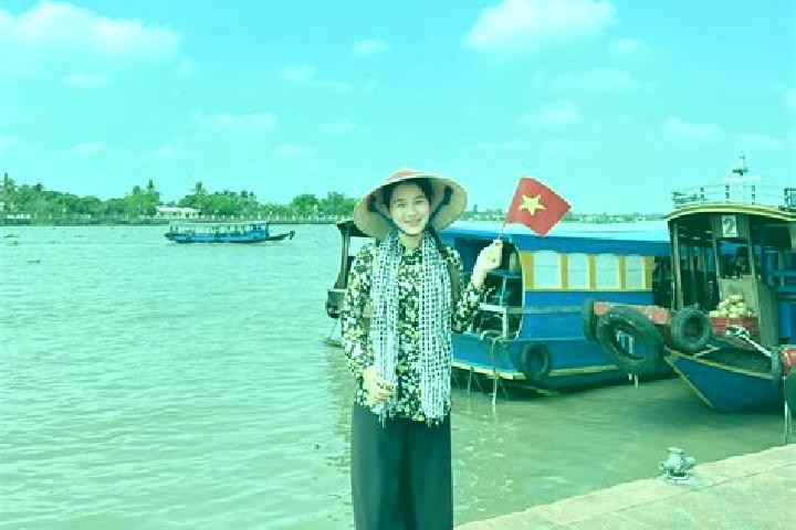 Sofia, 27 — Escort in Giong Trom, Vietnam