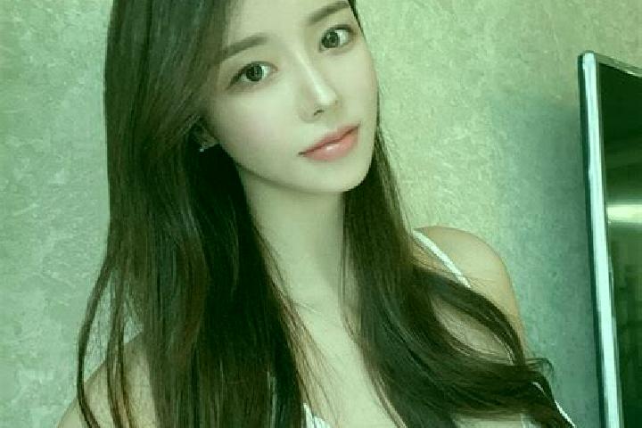 Sofia, 27 — Escort in Qionghu, China