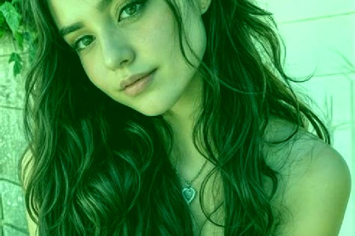 Sofia, 28, a auburn amber-eyed mediterranean companion based in Tigui. Offering CIM, Girlfriend Experience, Domination, Dinner Date, Couples. Available for i...