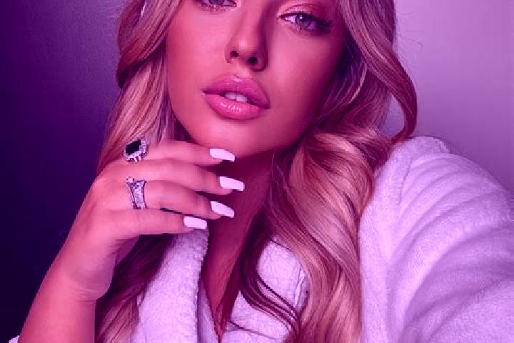 Sofia, 28, a blonde grey-eyed latina companion based in Hroznova Lhota. Offering BDSM, Striptease, Massage. Available for incall and outcall, overnight booki...