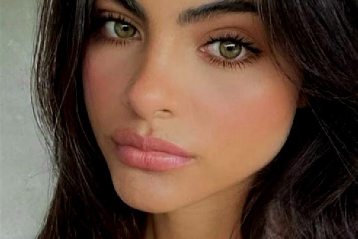Sofia, 28, a brunette dark-eyed middle eastern companion based in Gorlago. Offering Prostate Massage, Travel Companion, Domination. Available for incall and ...