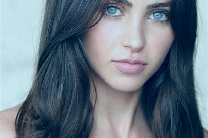 Sofia, 28, a dark blonde brown-eyed latina companion based in Arvillard. Offering OWO, Girlfriend Experience. Available for incall and outcall, day and eveni...
