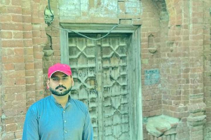 Sofia, 28 — Escort in Garh Maharaja, Pakistan