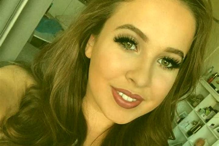 Sofia, 29, a auburn amber-eyed latina companion based in Gyorujbarat. Offering Striptease, Dinner Date, Overnight. Available for incall and outcall, overnigh...