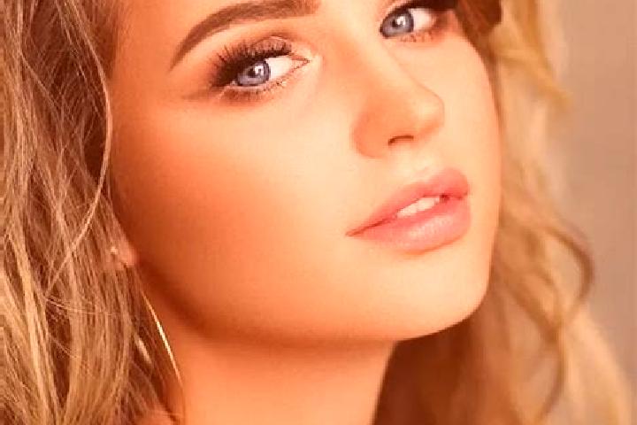 Sofia, 29, a dark blonde blue-eyed middle eastern companion based in Mahmudabad-e Seh Dang. Offering Girlfriend Experience, Party Girl, Prostate Massage, Duo...