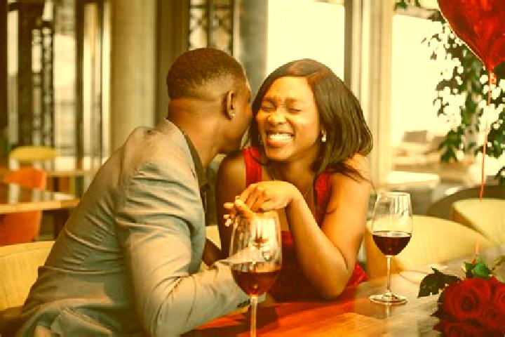 Sofia, 30, a red dark-eyed ebony companion based in Saint-Rogatien. Offering Dinner Date, Striptease, Couples, Party Girl, OWO. Available for incall and outc...