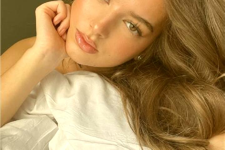 Sofia, 31, a auburn hazel-eyed latina companion based in Mpondwe. Offering Prostate Massage, CIM, Girlfriend Experience, Domination. Available for incall and...