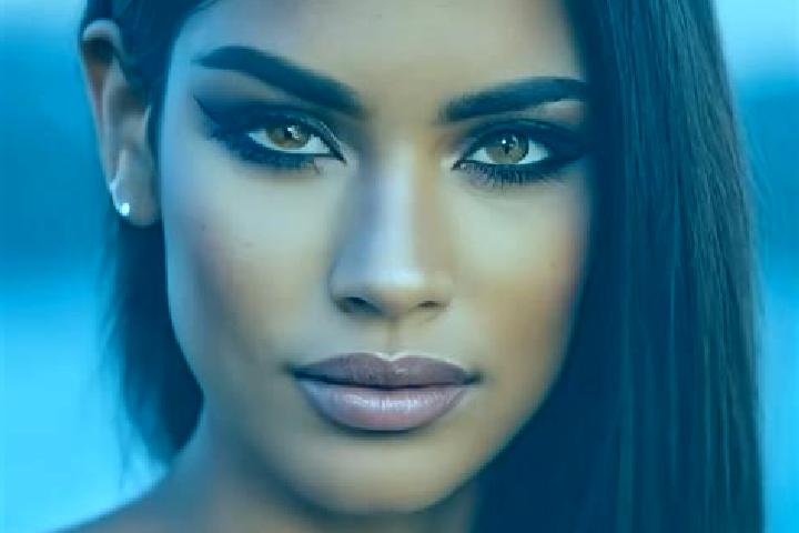 Sofia, 31, a black dark-eyed latina companion based in Tuerkler. Offering Roleplay, GFE, OWO. Available for incall and outcall, day and evening dates.