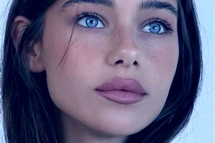 Sofia, 31, a brunette brown-eyed european companion based in Assiasso. Offering Travel Companion, Dinner Date, GFE, Couples. Available for incall and outcall...