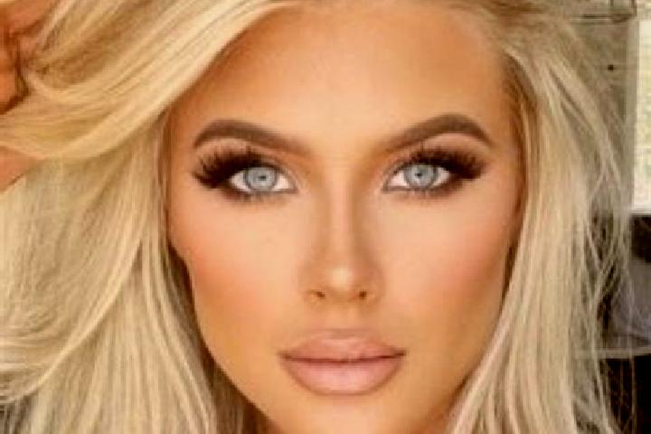 Sofia, 31, a platinum blonde dark-eyed mixed companion based in Prigor. Offering Massage, Dinner Date, BDSM. Available for incall and outcall, overnight book...
