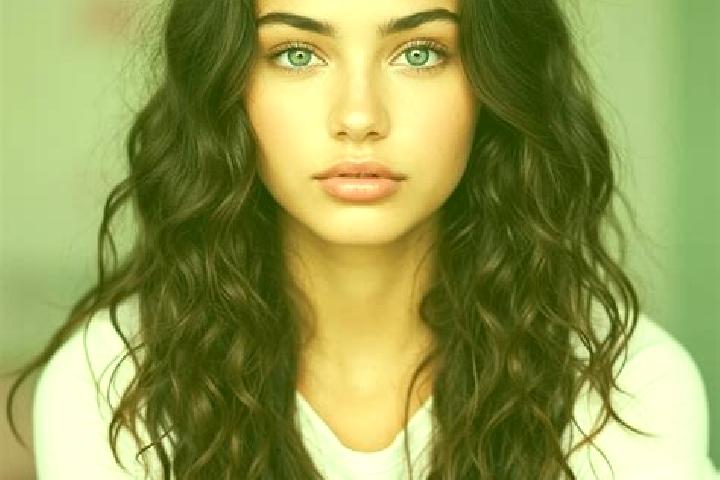 Sofia, 31, a red hazel-eyed mediterranean companion based in Zuerich (Kreis 5) / Gewerbeschule. Offering A-Level, Fetish, Dinner Date. Available for incall a...
