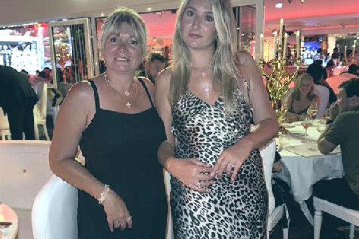 Sofia, 31 — Escort in Le Nayrac, France