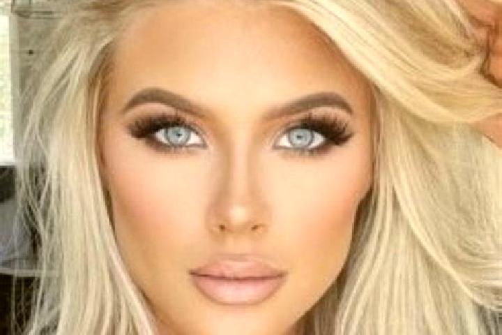 Sofia, 32, a platinum blonde amber-eyed ebony companion based in La Estancia del Rio. Offering Domination, 69, Prostate Massage, Tantra. Available for incall...
