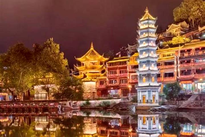 Sofia, 32 — Escort in Fuyuan, China