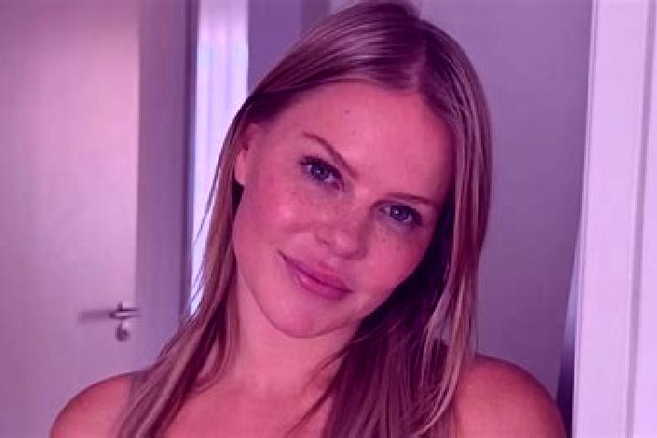 Sofia, 32 — Escort in Mexy, France