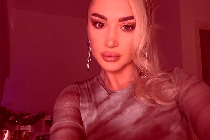 Sofia, 33, a blonde grey-eyed middle eastern companion based in Orizania. Offering GFE, BDSM, Girlfriend Experience. Available for incall and outcall, overni...