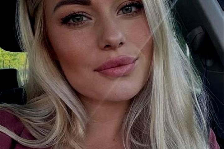 Sofia, 33, a blonde hazel-eyed asian companion based in Ardore Marina. Offering 69, Fetish, Roleplay, Overnight. Available for incall and outcall, day and ev...