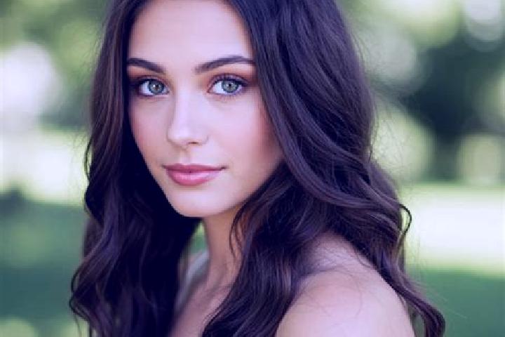 Sofia, 33, a brunette hazel-eyed european companion based in Fordham. Offering Girlfriend Experience, A-Level, Overnight, Dinner Date, Domination. Available ...